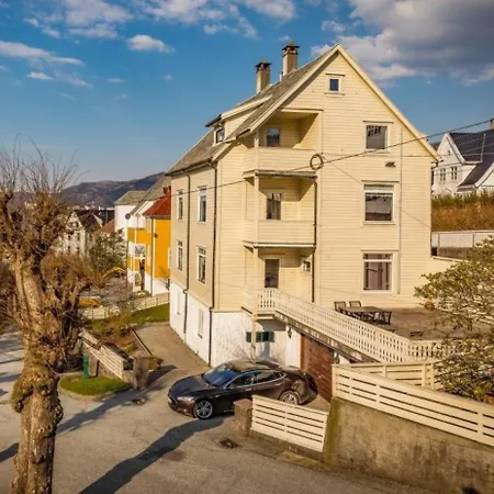 With Sea And Mountain View Apartment Bergen