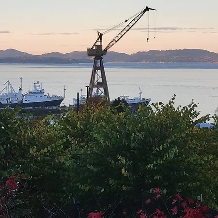 With Sea And Mountain View Apartment